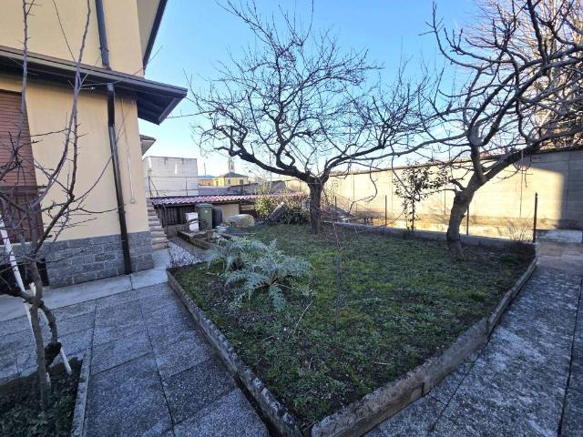Villa in vendita a Agrate Brianza MB
