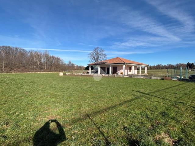 Villa in vendita a Agrate Conturbia NO