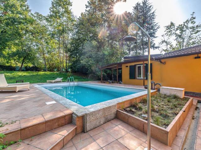 Villa in vendita a Agrate Conturbia NO