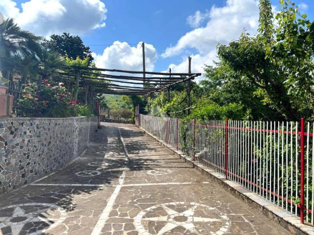 Villa in vendita a Aiello del Sabato AV