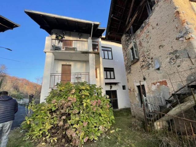 Villa in vendita a Ailoche BI