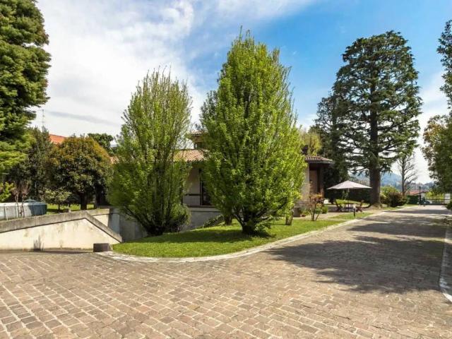 Villa in vendita a Airuno LC