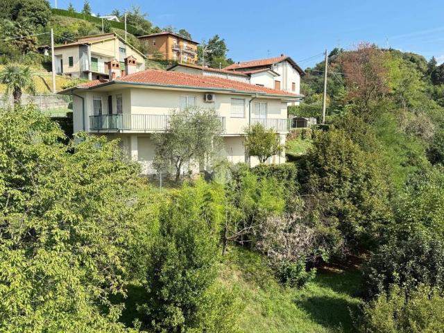 Villa in vendita a Airuno LC