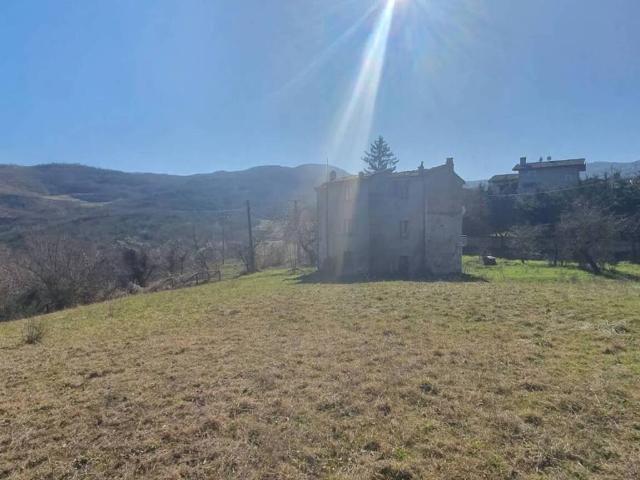 Villa in vendita a Alta Val Tidone PC