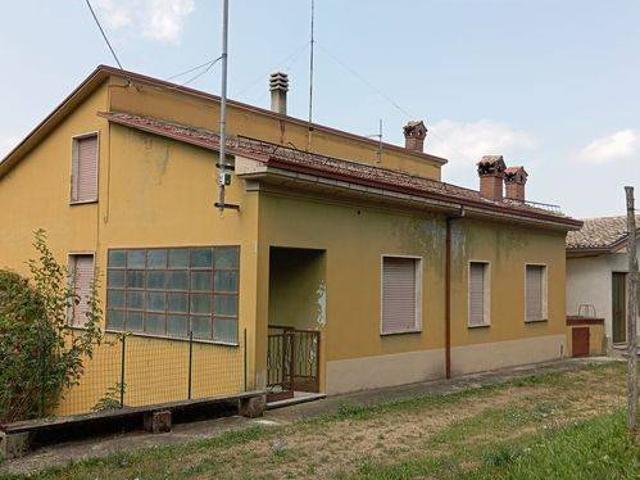 Villa in vendita a Alta Val Tidone PC