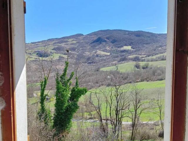 Villa in vendita a Alta Val Tidone PC