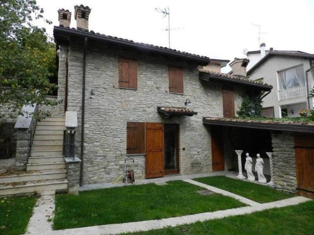 Villa in vendita a Alta Val Tidone PC
