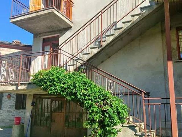 Villa in vendita a Alta Val Tidone PC