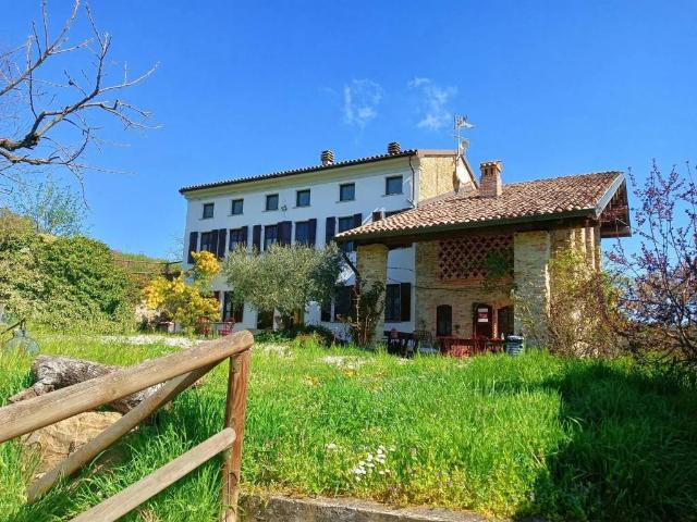 Villa in vendita a Alta Val Tidone PC