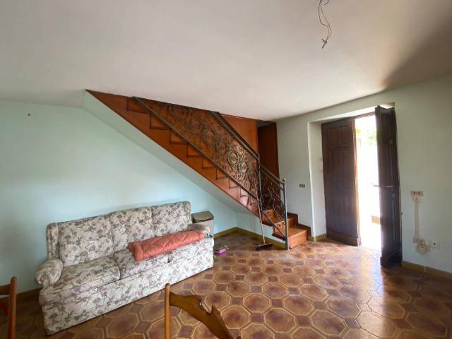 Casa indipendente in vendita a Alta Val Tidone PC