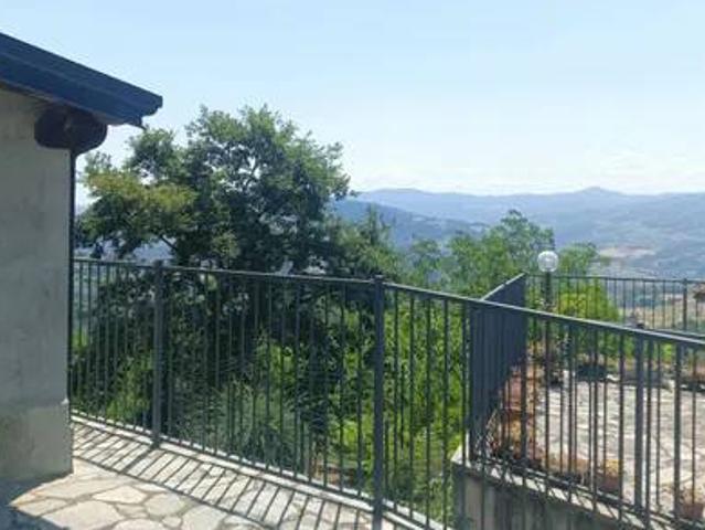 Villa in vendita a Alta Val Tidone PC