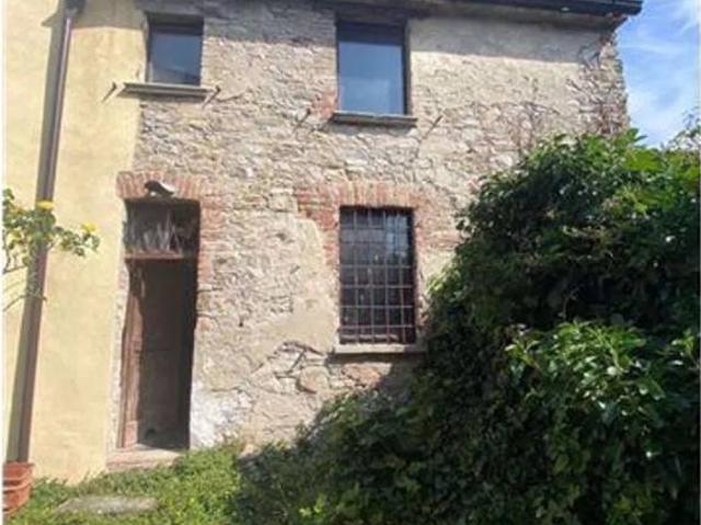 Villa in vendita a Alta Val Tidone PC