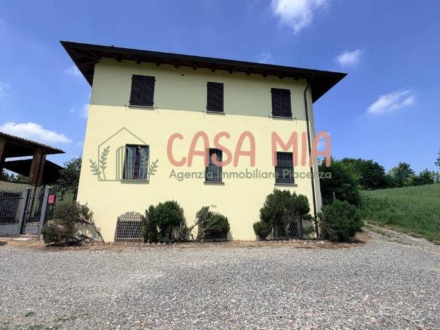 Villa in vendita a Alta Val Tidone