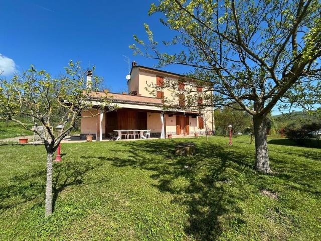 Villa in vendita a Alta Val Tidone
