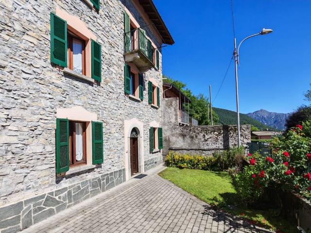 Villa in vendita a Alta Valle Intelvi CO