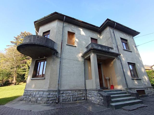 Villa in vendita a Alta Valle Intelvi CO