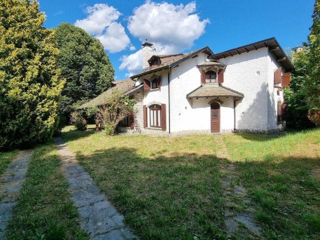 Villa in vendita a Centro Valle Intelvi CO