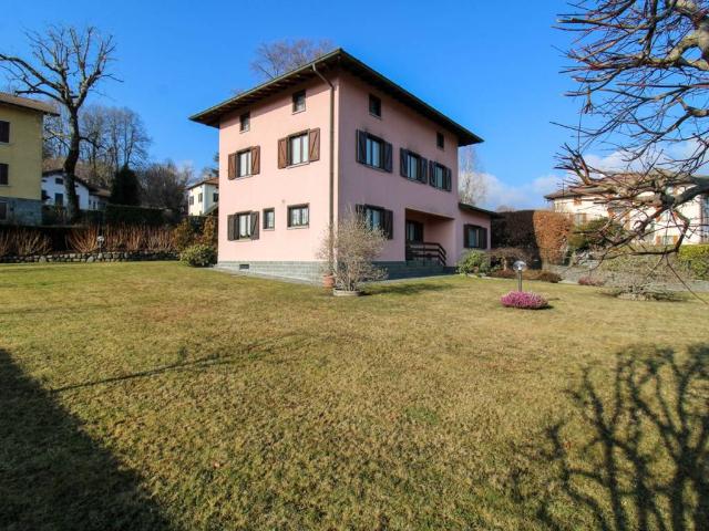 Villa in vendita a Alta Valle Intelvi CO