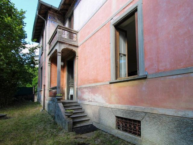 Villa in vendita a Alta Valle Intelvi CO