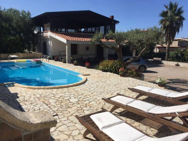 Villa in vendita a Altavilla Milicia