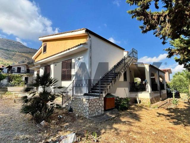 Villa in vendita a Altavilla Milicia PA