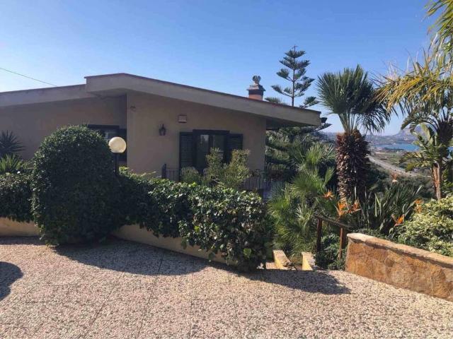 Villa in vendita a Altavilla Milicia PA