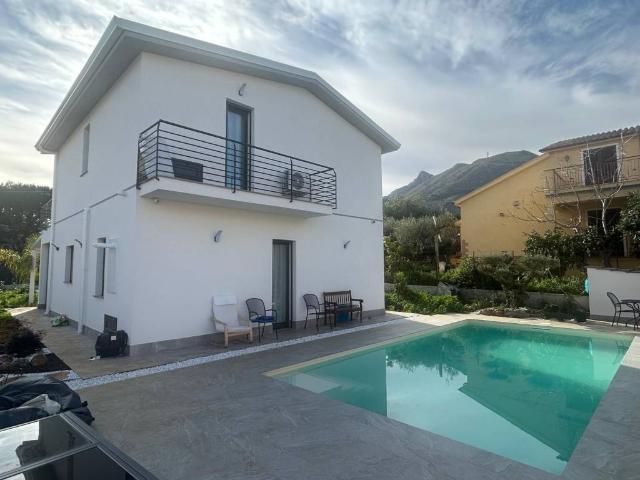 Villa in vendita a Altavilla Milicia PA