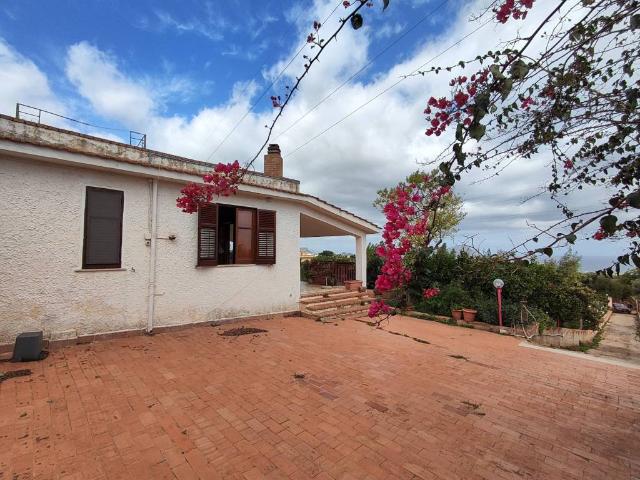 Villa in vendita a Altavilla Milicia PA