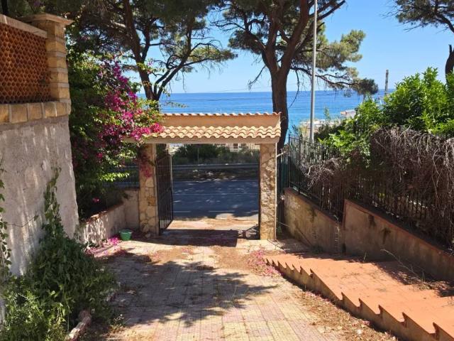 Villa in vendita a Altavilla Milicia PA
