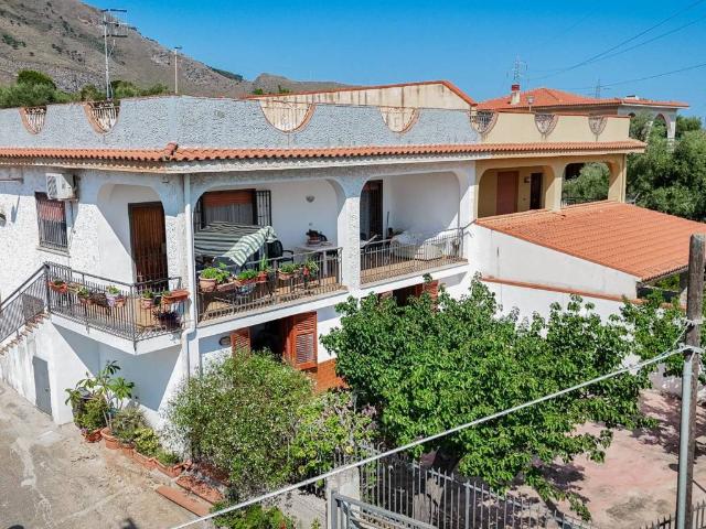 Villa in vendita a Altavilla Milicia PA
