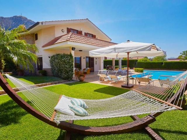 Villa in vendita a Altavilla Milicia PA