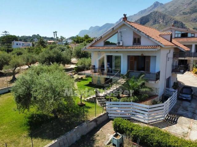 Villa in vendita a Altavilla Milicia PA
