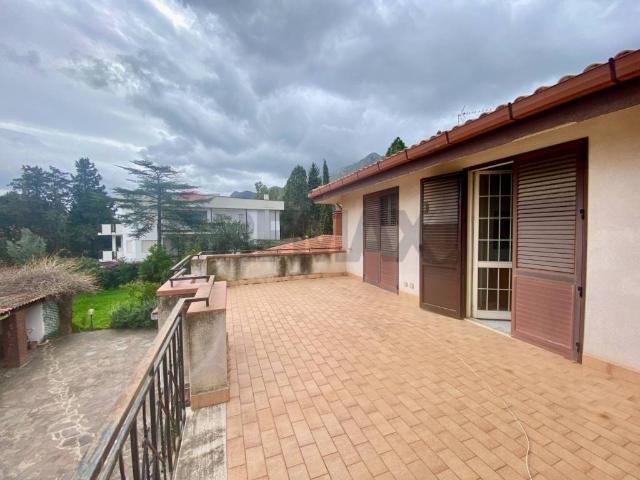 Villa in vendita a Altavilla Milicia PA