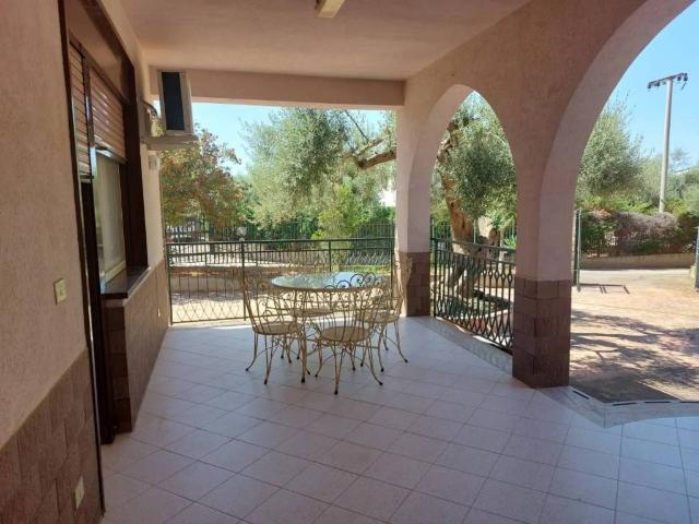 Villa in vendita a Altavilla Milicia PA