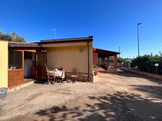Villa in vendita a Altavilla Milicia PA
