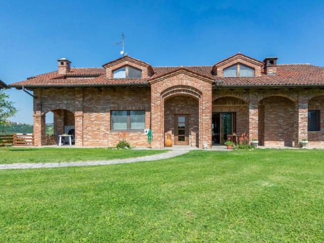 Villa in vendita a Altavilla Monferrato AL