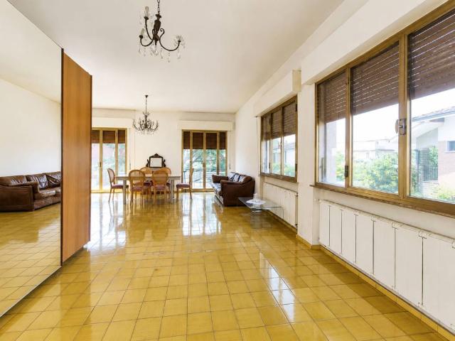 Villa in vendita a Altopascio LU