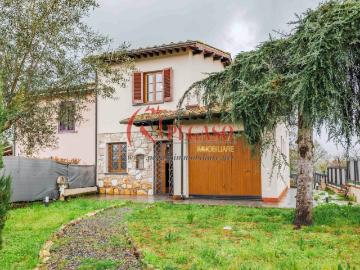 Villa in vendita a Altopascio LU