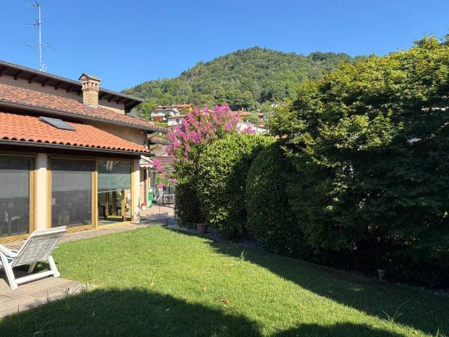 Villa in vendita a Alzano Lombardo BG