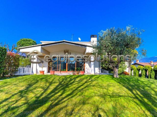 Villa in vendita a Alzano Lombardo BG