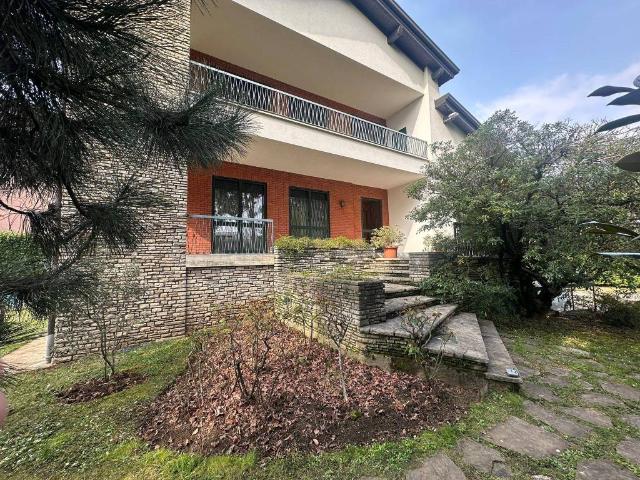 Villa in vendita a Alzano Lombardo BG