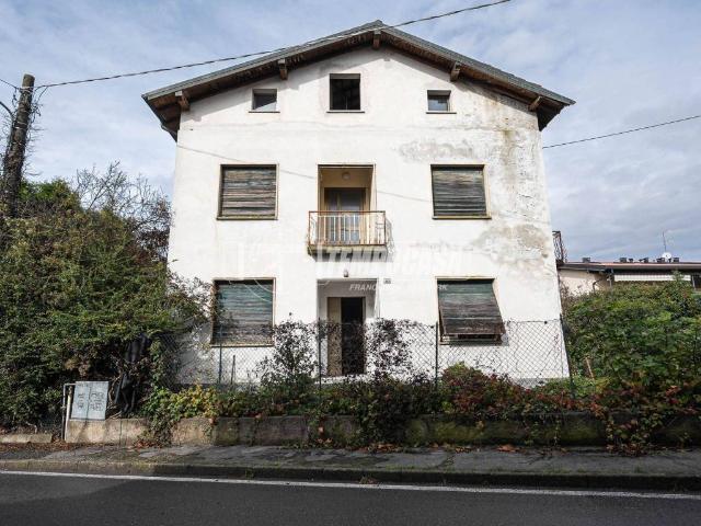 Villa in vendita a Alzate Brianza CO
