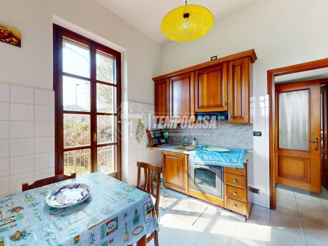 Villa in vendita a Alba
