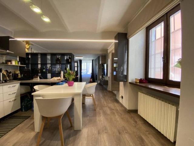Villa in vendita a Alba