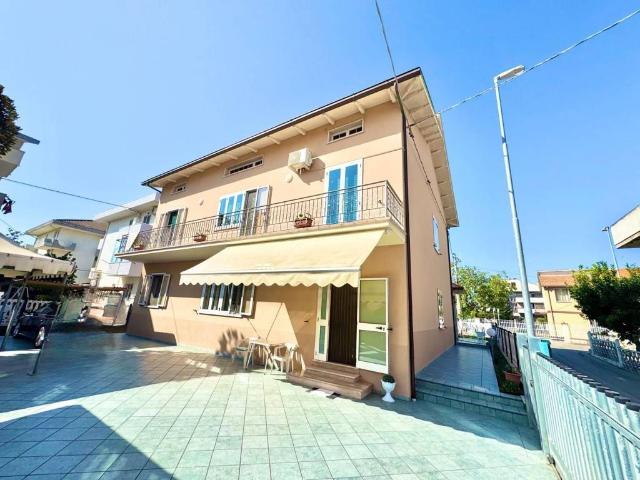 Villa in vendita a Alba Adriatica TE