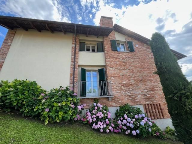 Villa in vendita a Alba CN