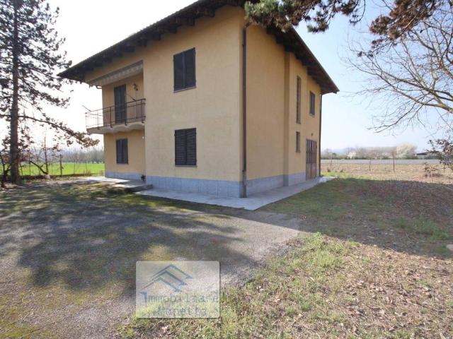 Villa in vendita a Alba CN