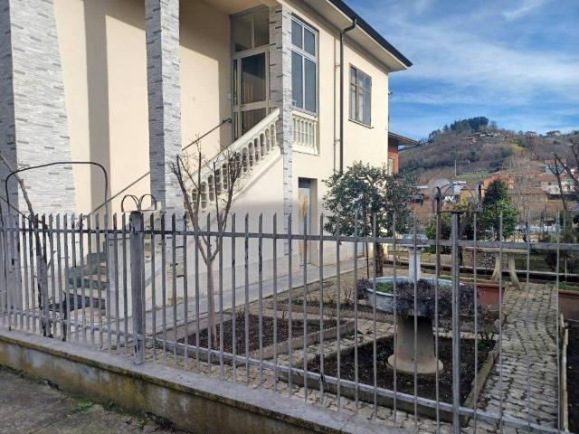 Villa in vendita a Alba CN