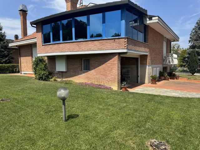 Villa in vendita a Alba CN