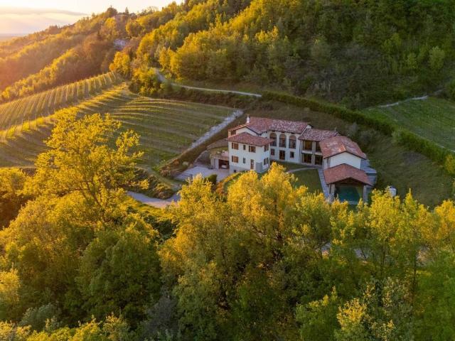 Villa in vendita a Alba CN